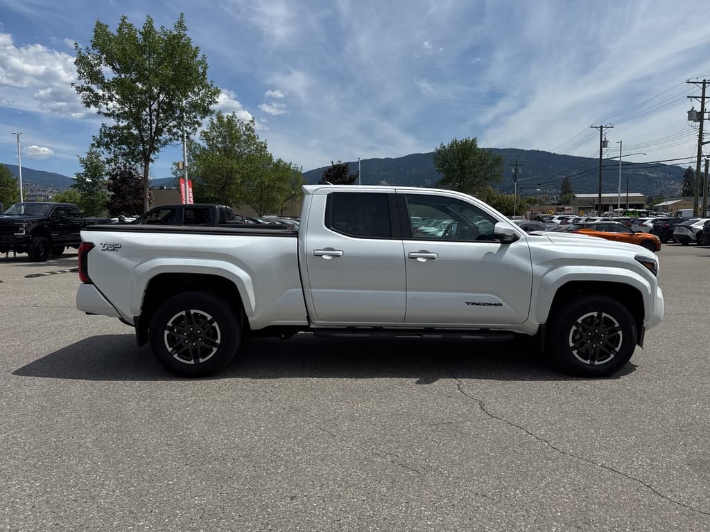 Toyota Tacoma 4X4 2025 — photo 11
