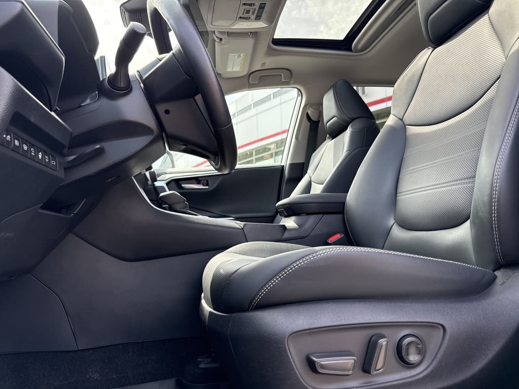 Toyota RAV4 2025 — photo 15