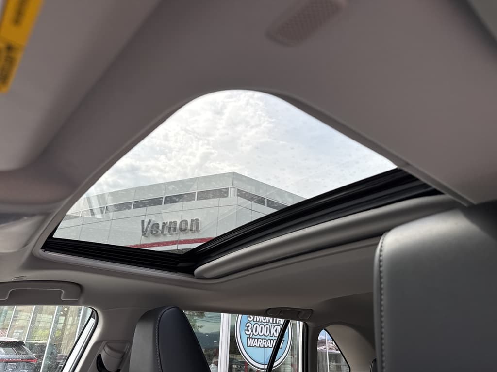 Toyota RAV4 2025 — photo 13