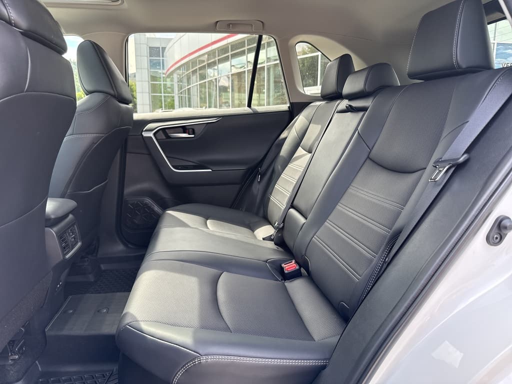 Toyota RAV4 2025 — photo 17
