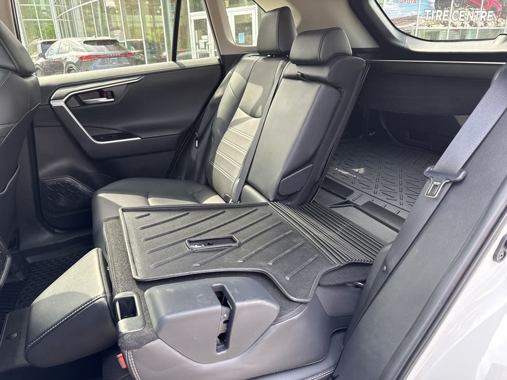 Toyota RAV4 2025 — photo 18