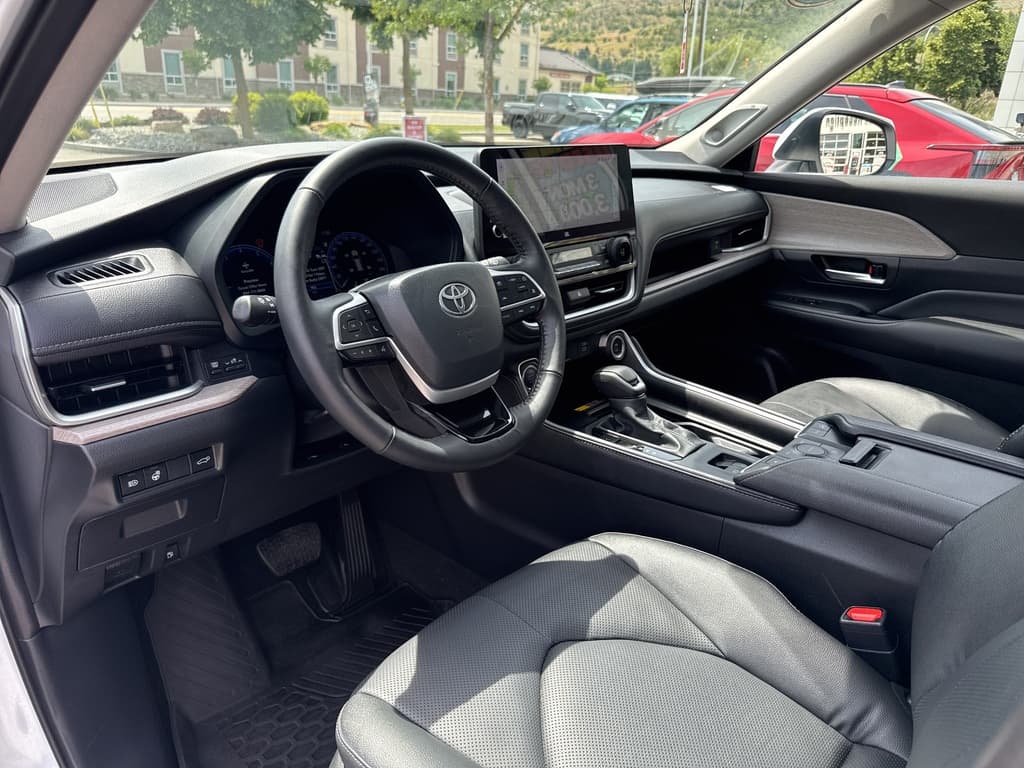 Toyota Grand Highlander 2025 — photo 16