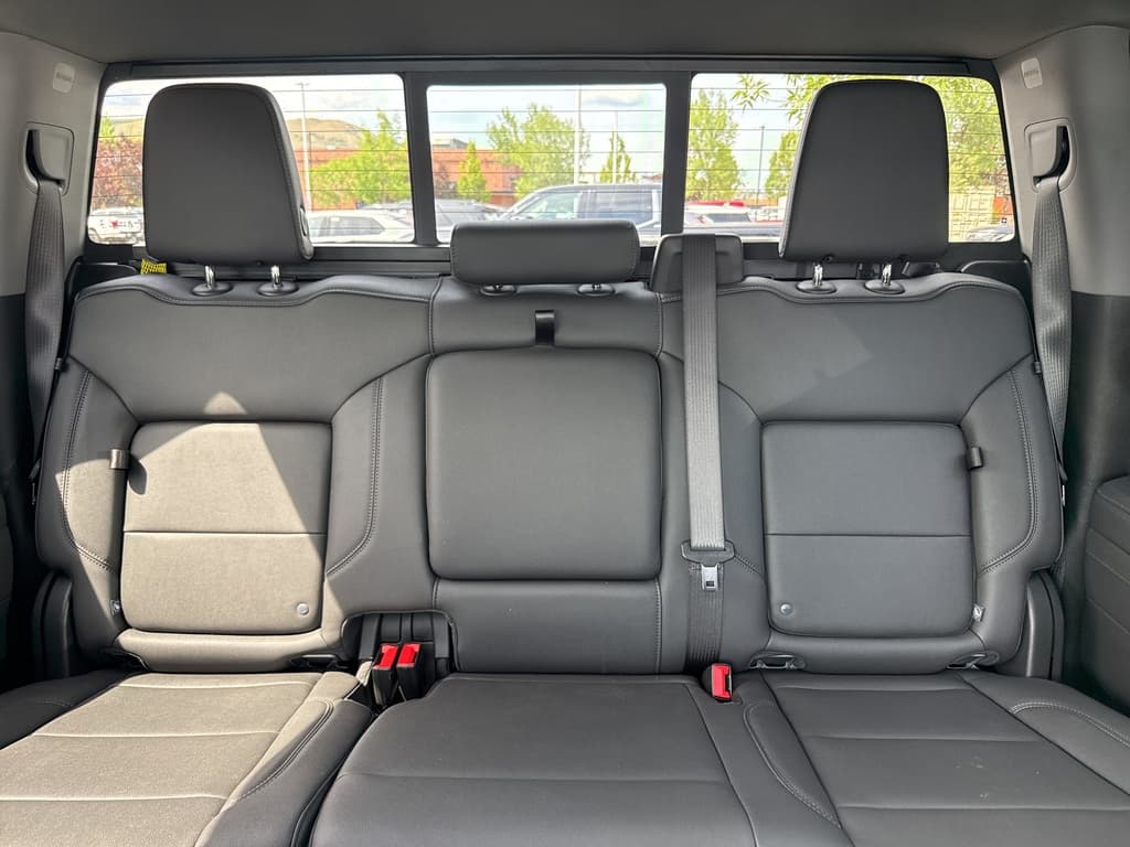 Chevrolet Silverado 1500 2025 — photo 31