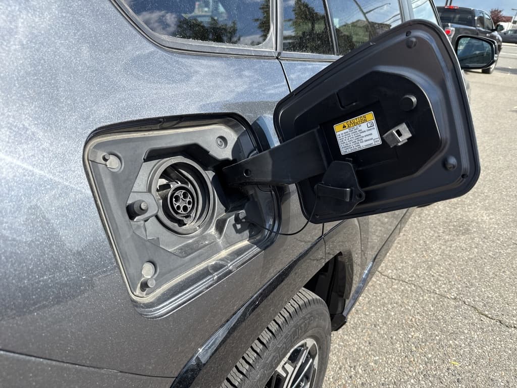 Toyota RAV4 Plug-In Hybrid 2024 — photo 9