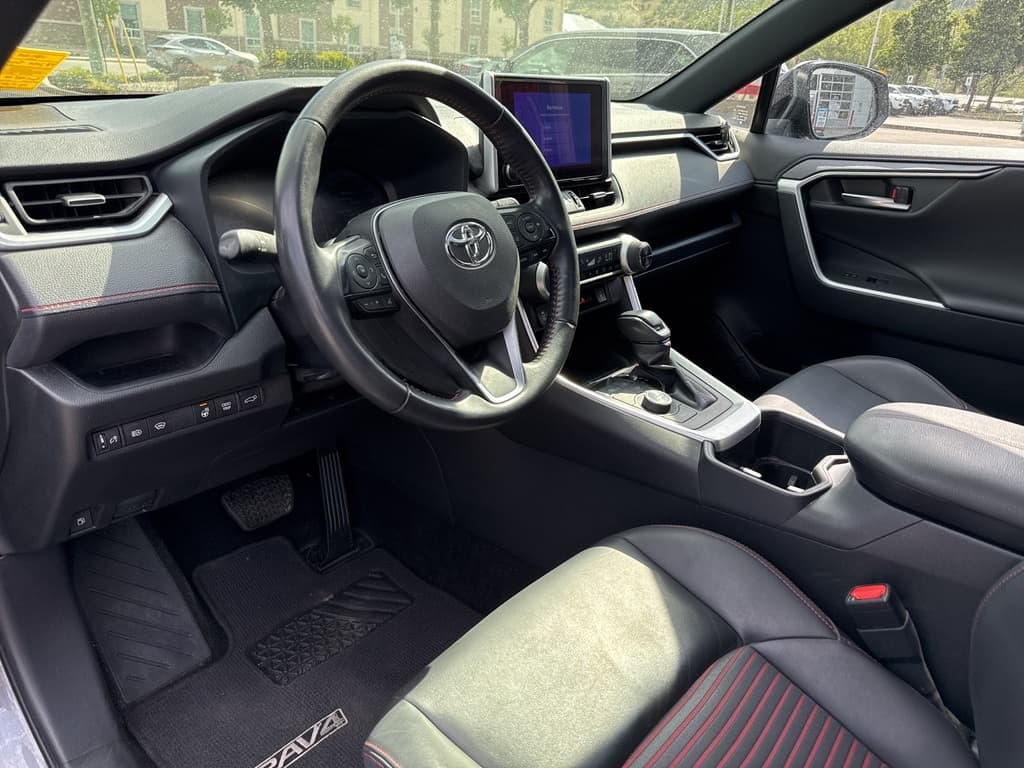 Toyota RAV4 Plug-In Hybrid 2024 — photo 13