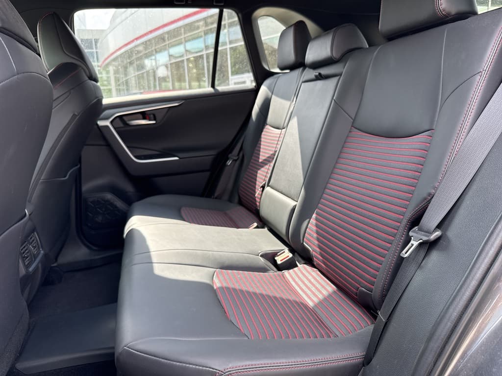 Toyota RAV4 Plug-In Hybrid 2024 — photo 17