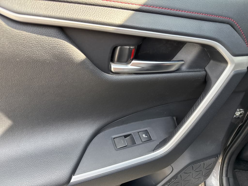 Toyota RAV4 Plug-In Hybrid 2024 — photo 18