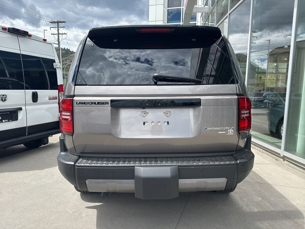 Toyota Land Cruiser 2025 — photo 7