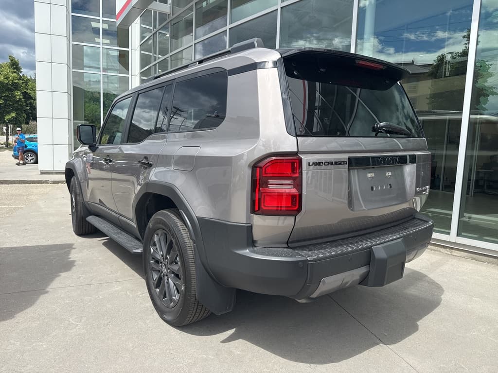 Toyota Land Cruiser 2025 — photo 8