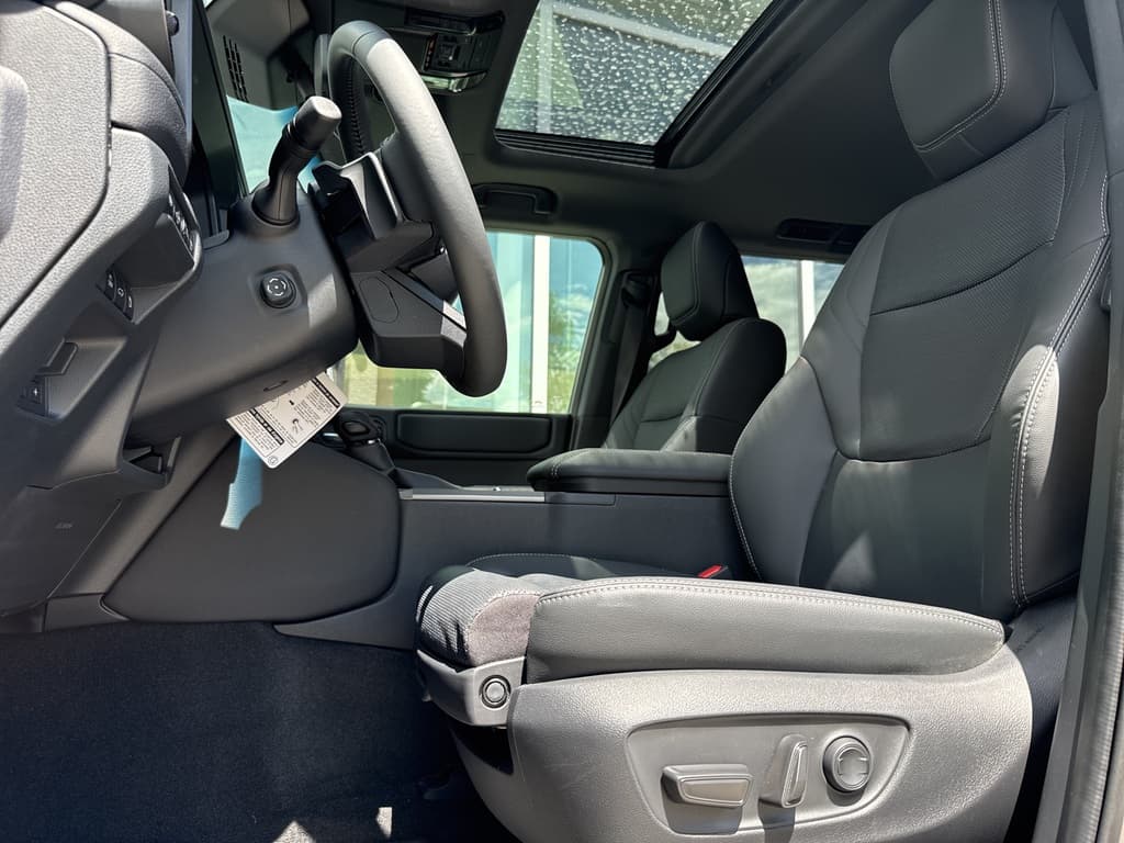 Toyota Land Cruiser 2025 — photo 11
