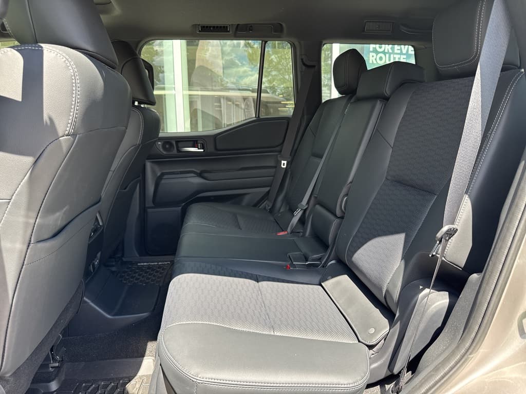 Toyota Land Cruiser 2025 — photo 13