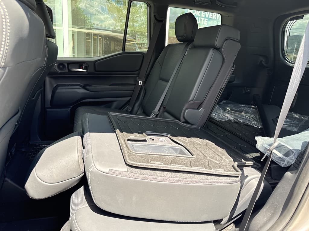 Toyota Land Cruiser 2025 — photo 14