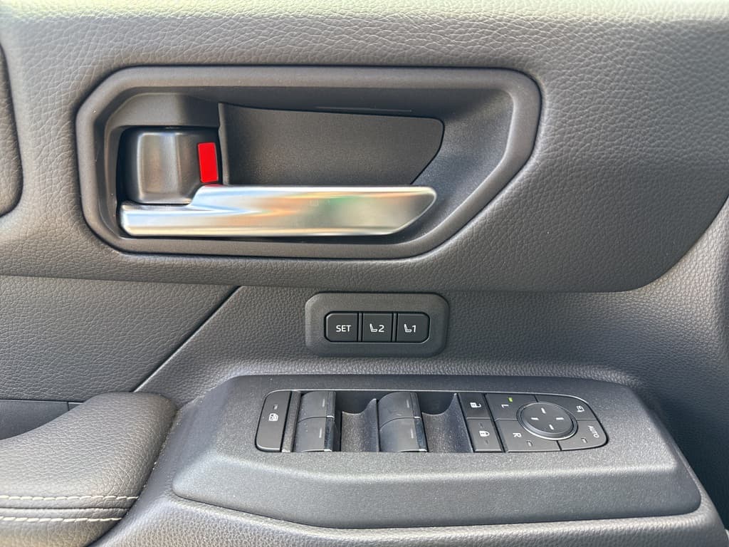 Toyota Land Cruiser 2025 — photo 22
