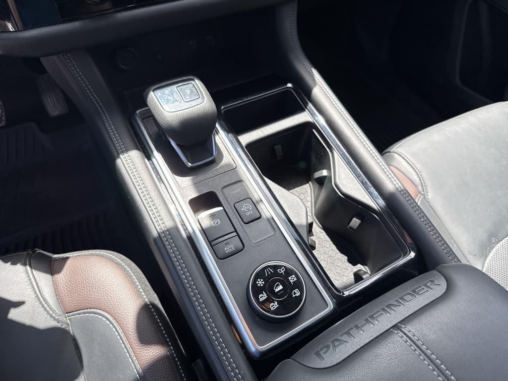 Nissan Pathfinder 2024 — photo 28