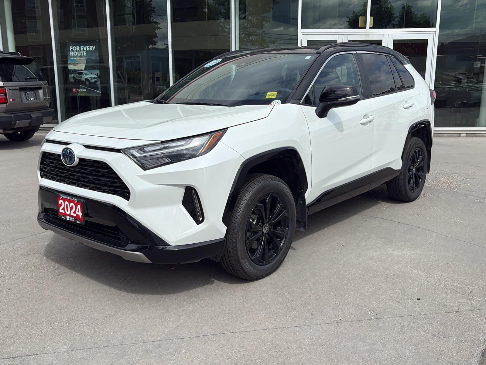 Toyota RAV4 2024 — photo 2