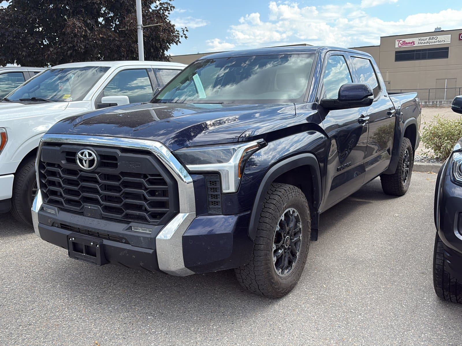 Toyota Tundra 4X4 2024 — photo 2