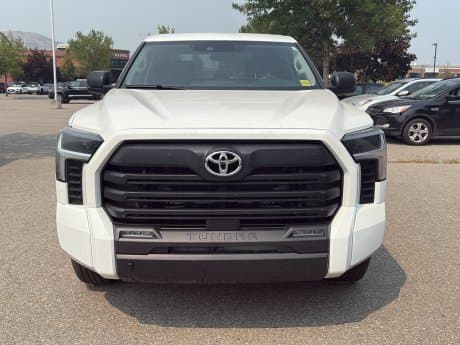 Toyota Tundra 4X4 2024 White à vendre à Vernon