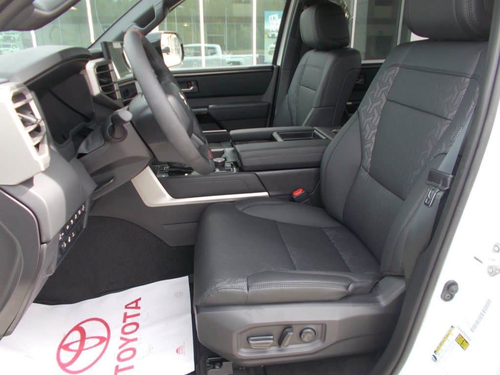 Toyota Tundra 2025 — photo 10