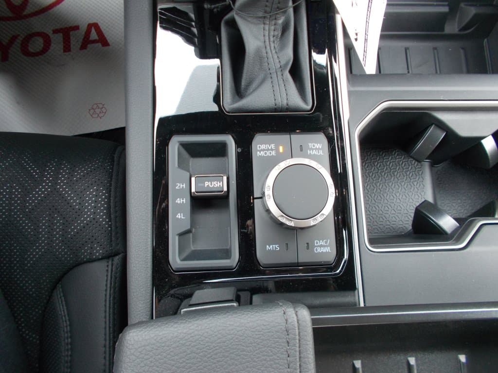 Toyota Tundra 2025 — photo 22