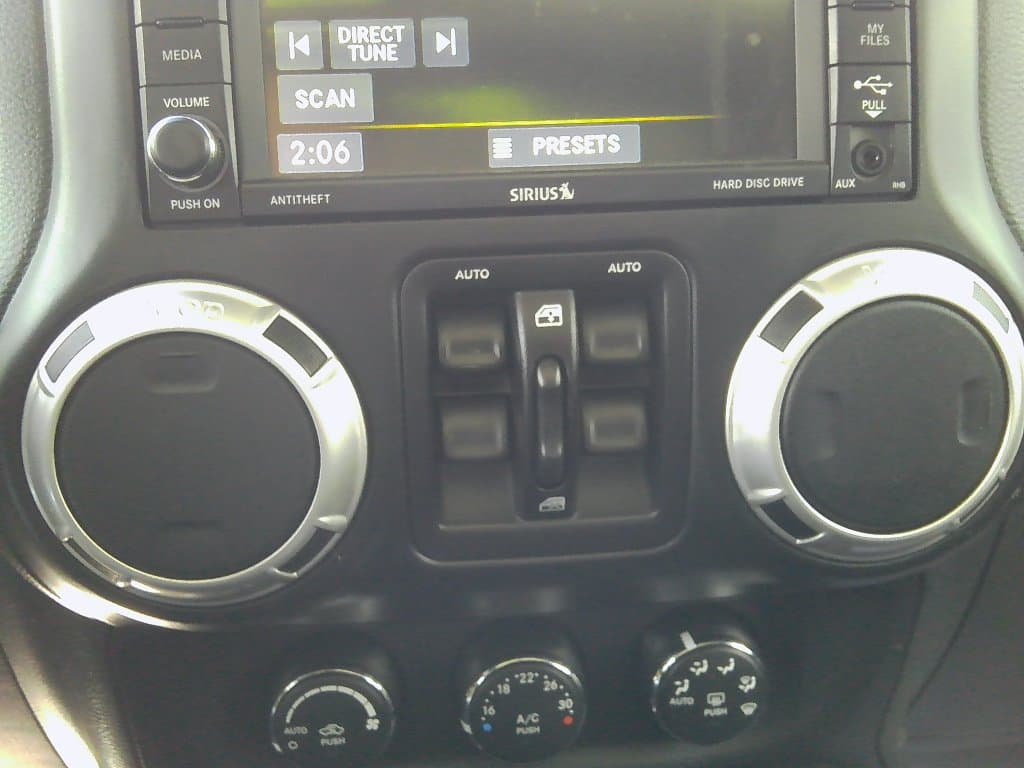 Jeep Wrangler Unlimited 2017 — photo 15