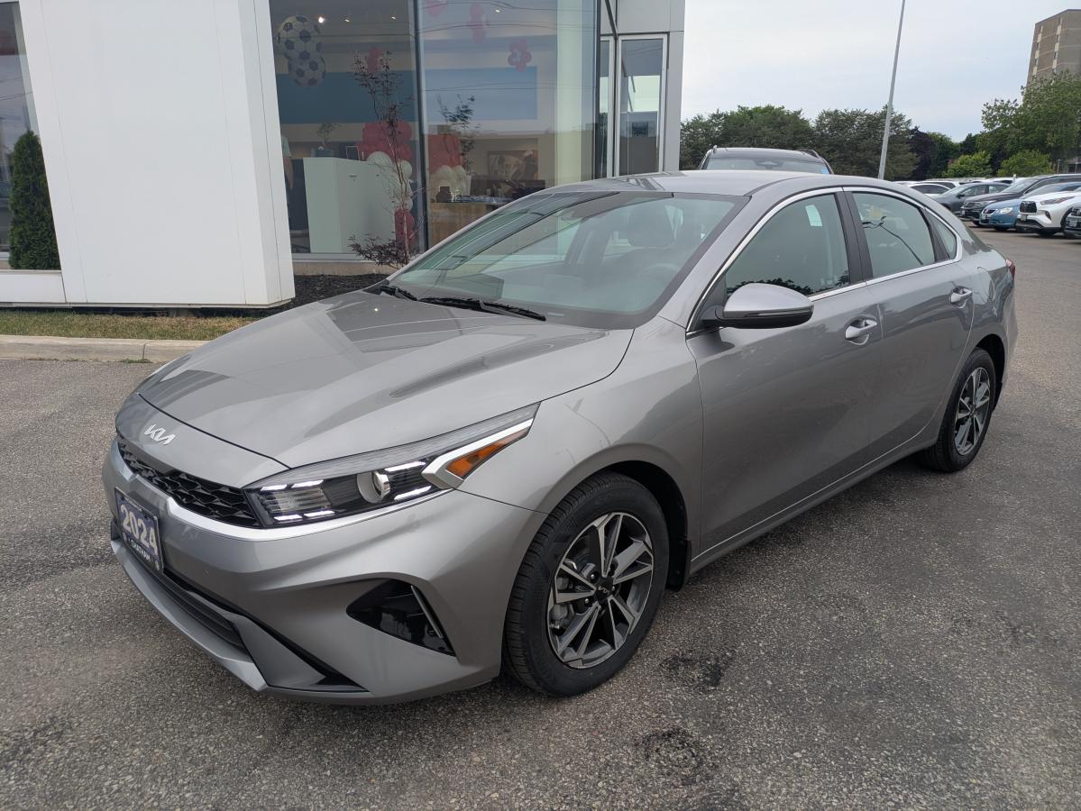Kia Forte EX IVT 2024 White à vendre à Chatham