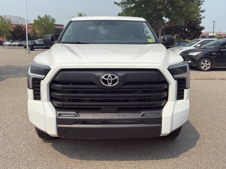 Toyota Tundra 4X4 2024 White à vendre à Vernon