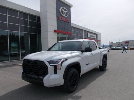 Toyota Tundra 2025 Wind Chill Pearl à vendre à Whitehorse